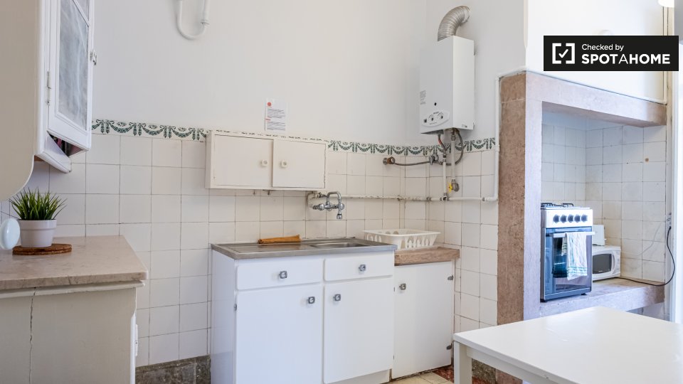 Double room Lisbon, 6 beds — photo 6