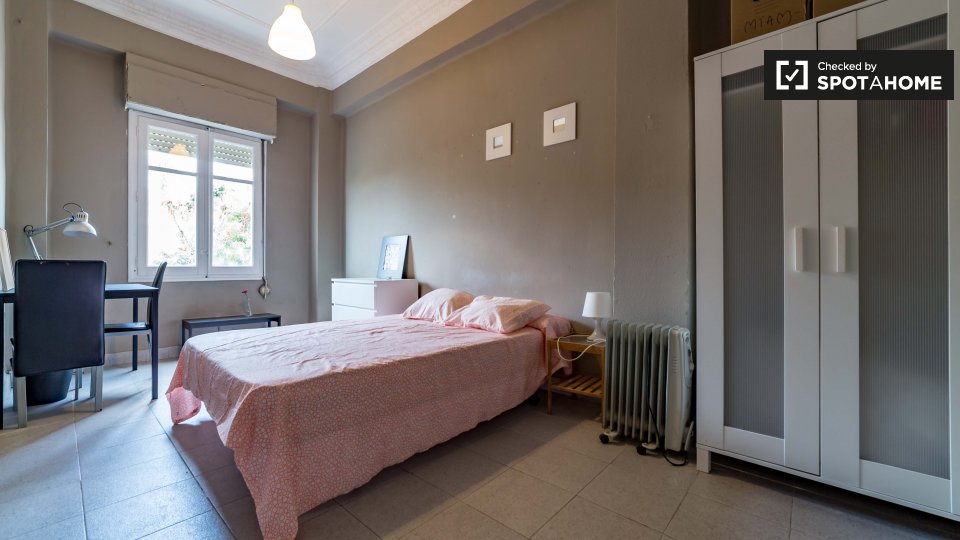 Double room Valencia, 5 beds, 130m² — photo 18