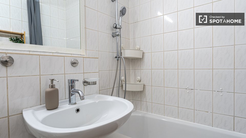Double room Berlin, 5 beds, 59m² — photo 16