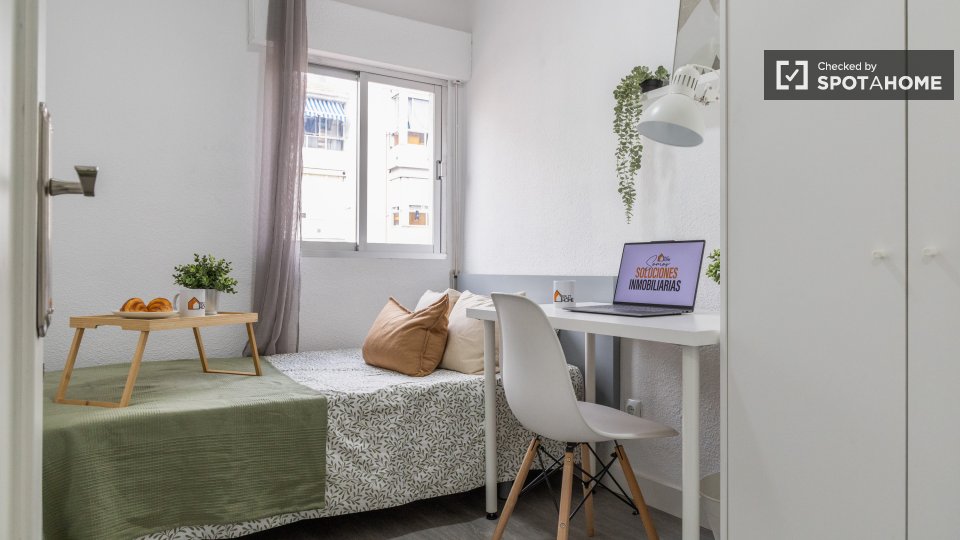 Double room Madrid, 4 beds — photo 62