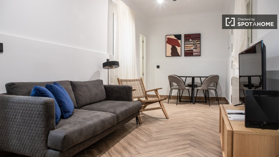 Apartment Madrid, 2 beds, 64m² — photo 2