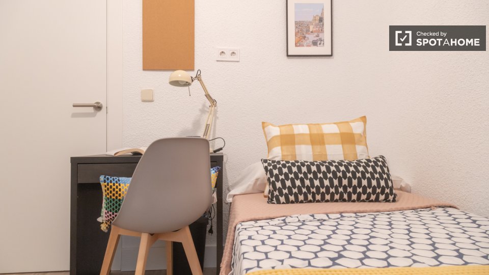 Double room Madrid, 10 beds — photo 10