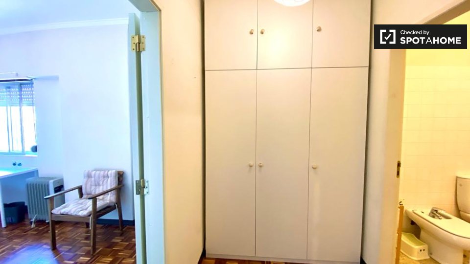 Double room Lisbon, 4 beds — photo 7