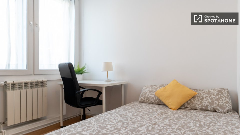 Double room Madrid, 3 beds — photo 30