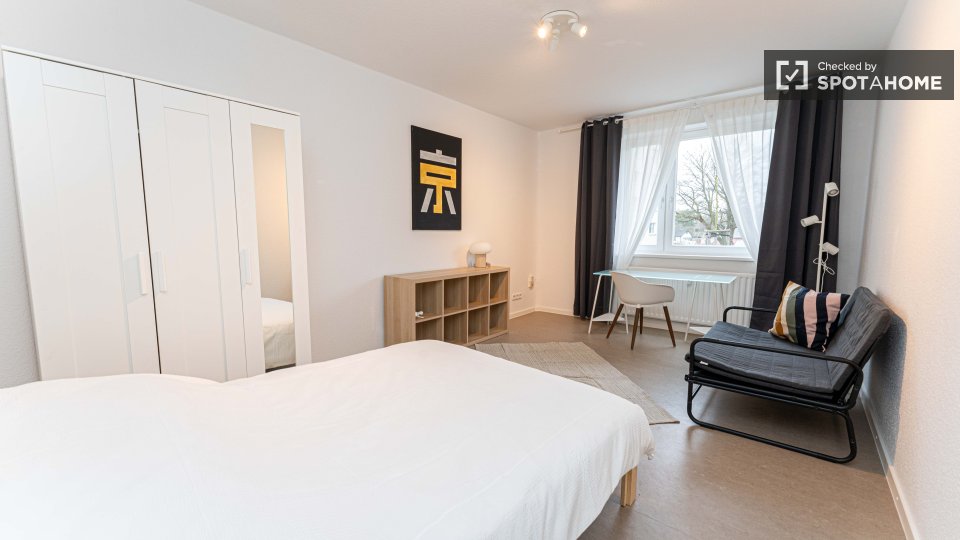 Double room Berlin, 4 beds, 66m² — photo 3
