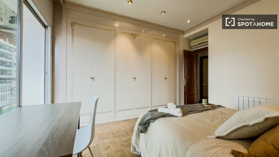 Double room Barcelona, 9 beds — photo 9