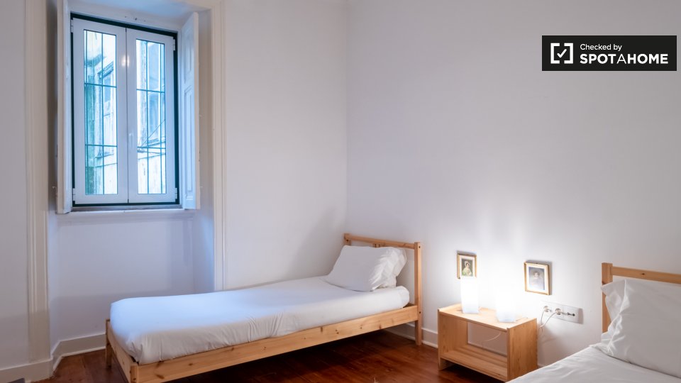 Apartment Lisbon, 3 beds — photo 13