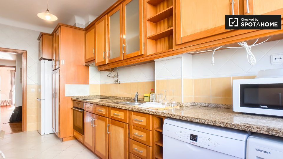 Apartment Lisbon, 2 beds, 61m² — photo 9