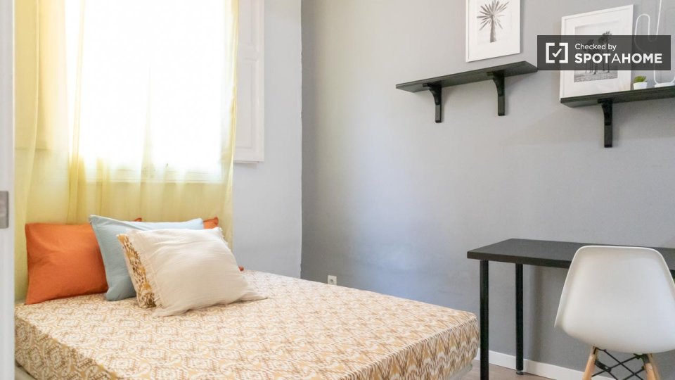 Double room Madrid, 5 beds, 100m² — photo 42