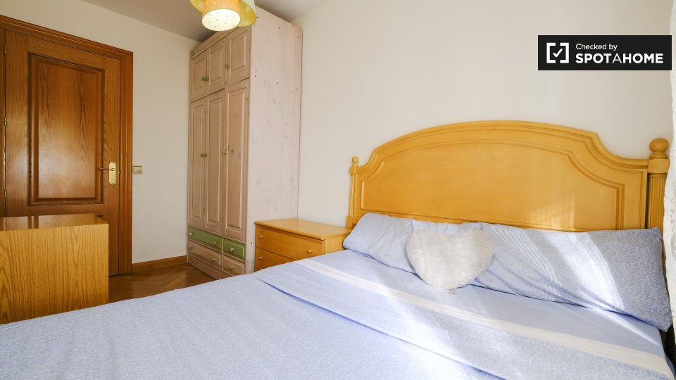 Double room Madrid, 4 beds, 100m² — photo 4