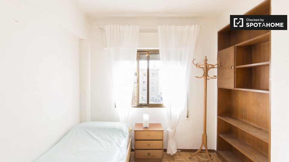 Double room Madrid, 4 beds, 140m² — photo 5