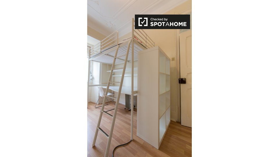 Double room Lisbon, 6 beds, 100m² — photo 2
