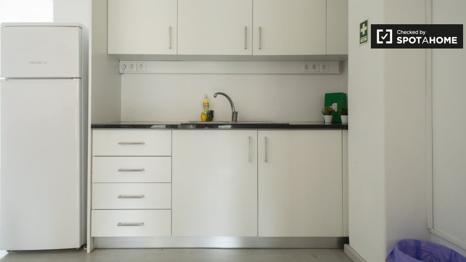 Double room Porto, 9 beds, 285m² — photo 1