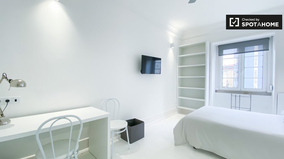 Double room Lisbon, 6 beds, 210m² — photo 3