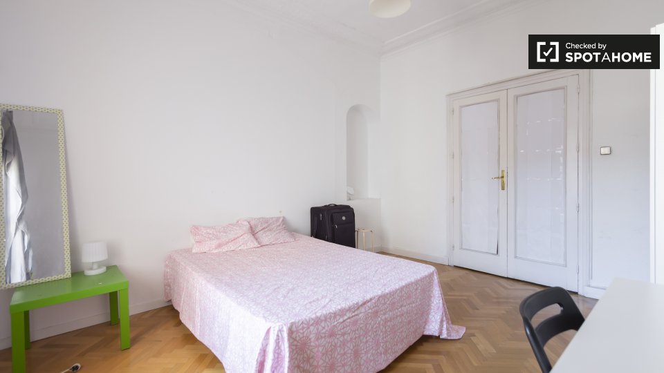 Double room Madrid, 8 beds, 200m² — photo 4