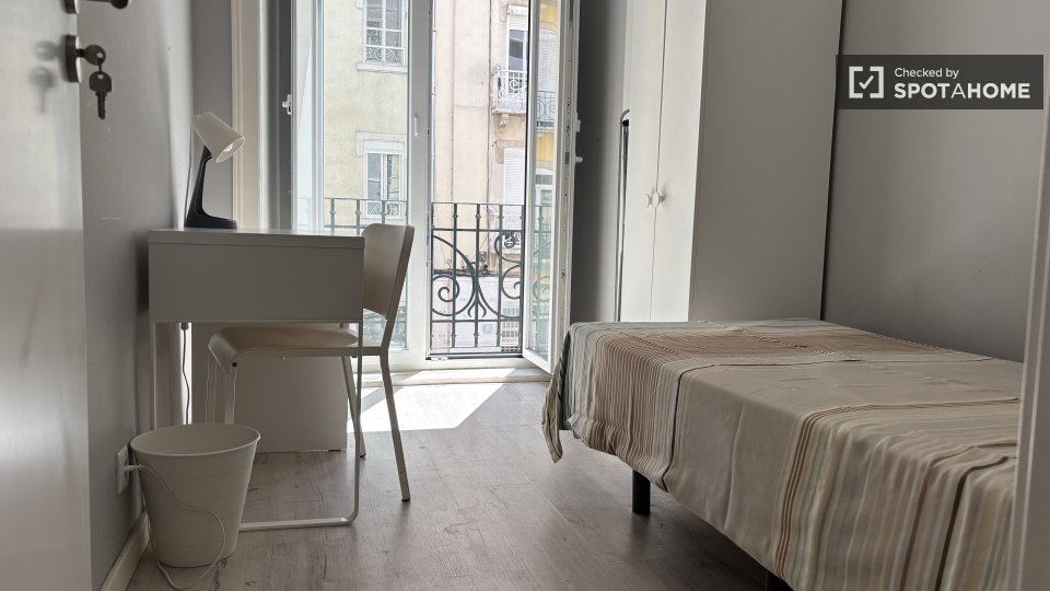 Double room Lisbon, 5 beds, 85m² — photo 60