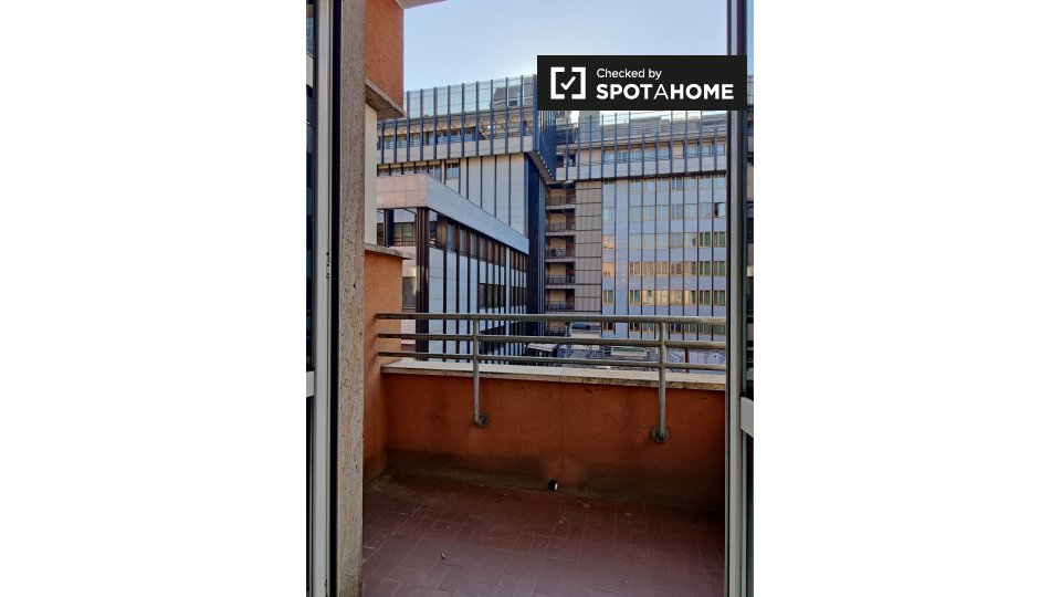 Apartment with 4 bedrooms for rent in Milan - en Milán