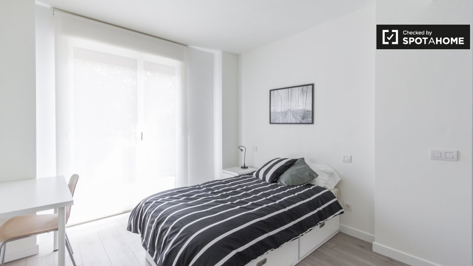 Double room Madrid, 4 beds, 90m² — photo 1
