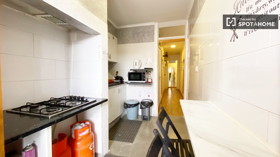 Double room Lisbon, 6 beds — photo 16