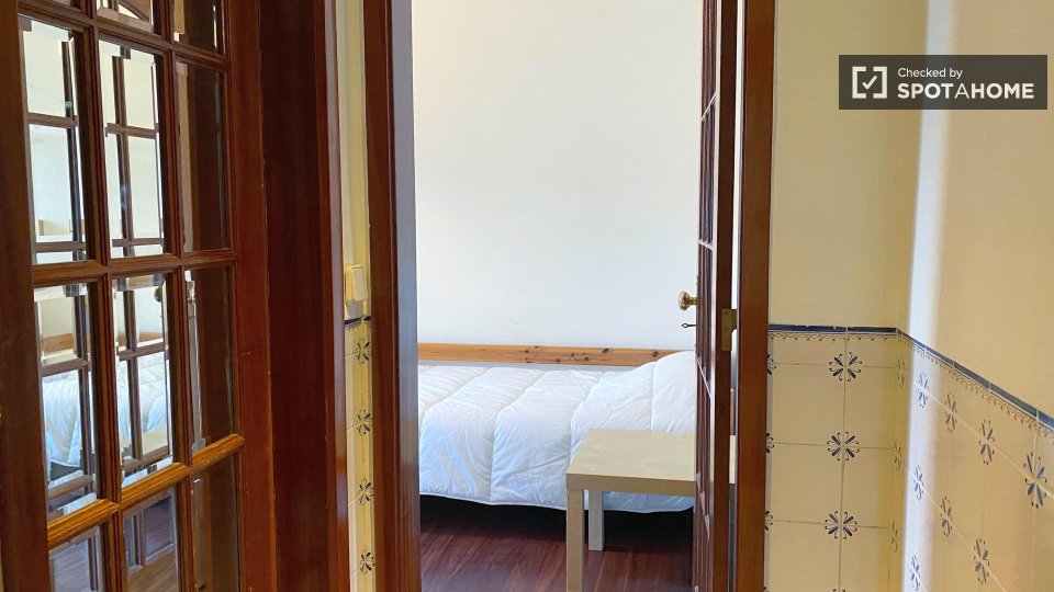 Double room Lisbon, 1 bed, 60m² — photo 12