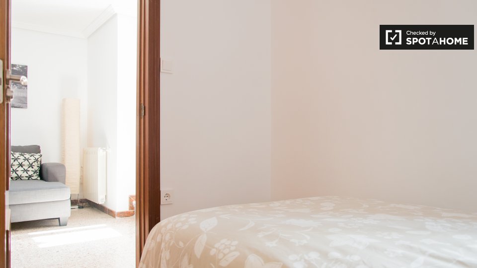 Double room Madrid, 4 beds, 74m² — photo 4