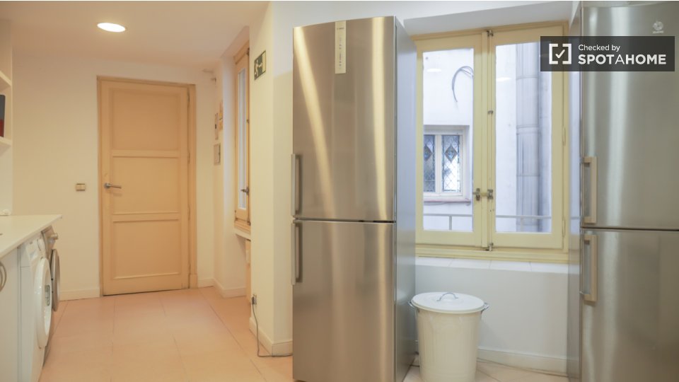 Double room Madrid, 18 beds — photo 1