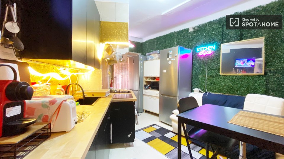 Double room Lisbon, 5 beds, 90m² — photo 57
