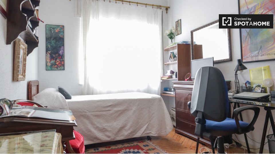 Double room Madrid, 4 beds, 160m² — photo 4