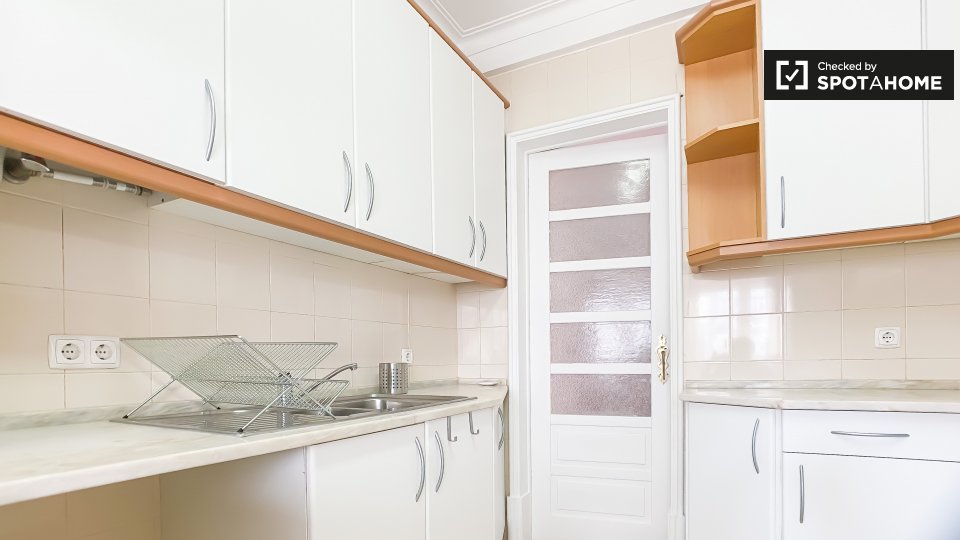 Apartment Lisbon, 5 beds — photo 6