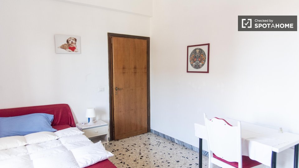 Double room Rome, 3 beds, 100m² — photo 15