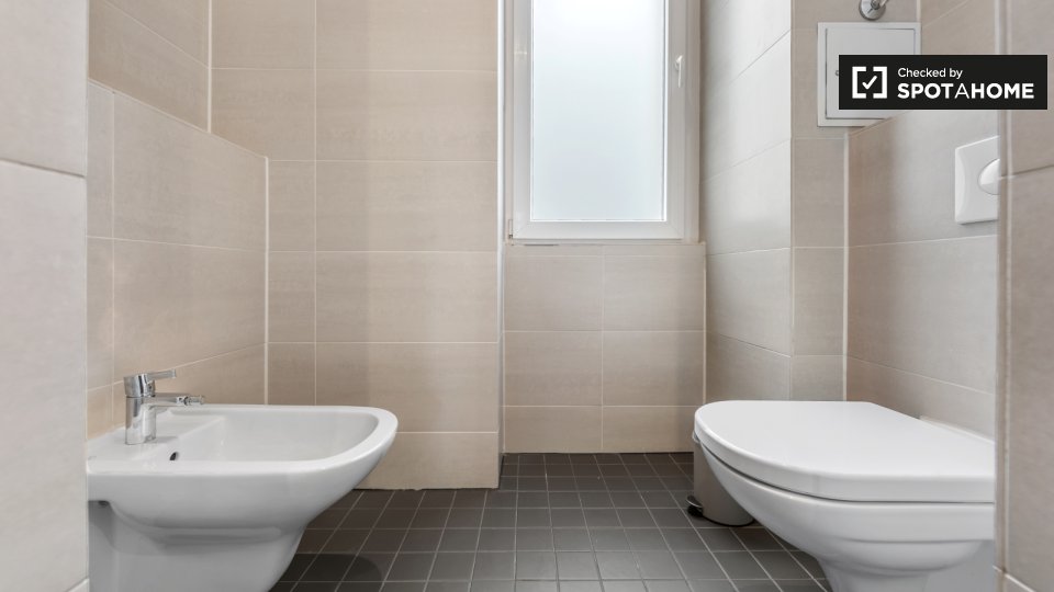 Double room Berlin, 9 beds, 227m² — photo 13
