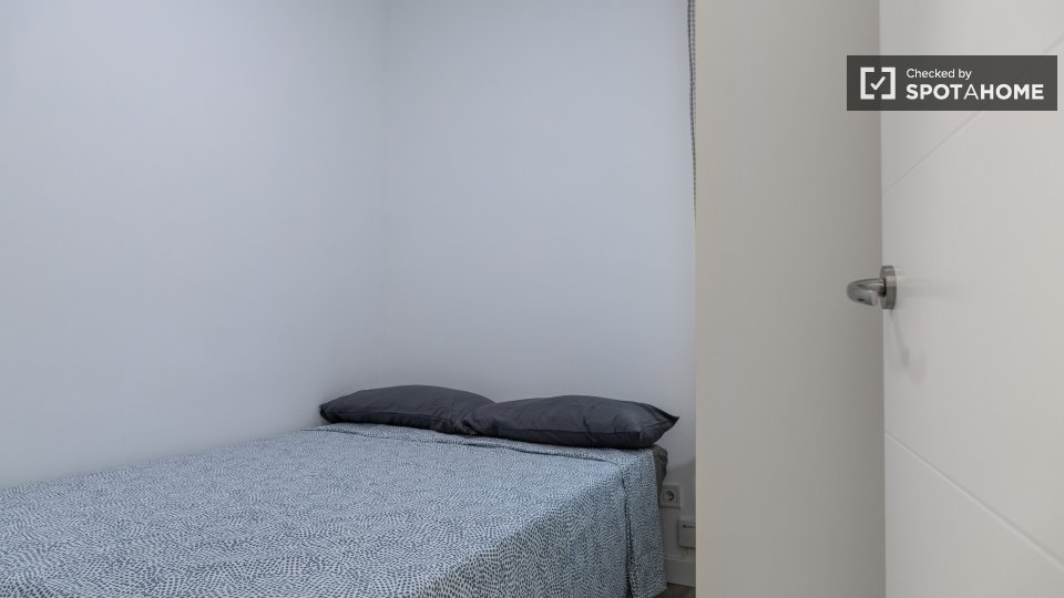 Double room Madrid, 5 beds — photo 1