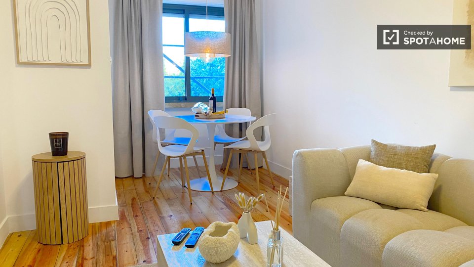 Apartment Lisbon, 2 beds — photo 40