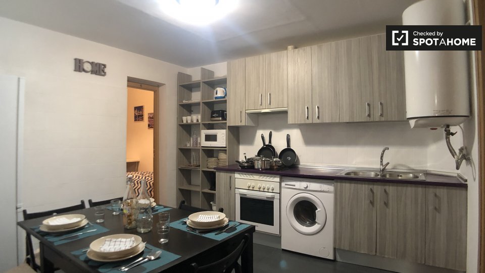 Double room Madrid, 5 beds, 100m² — photo 22