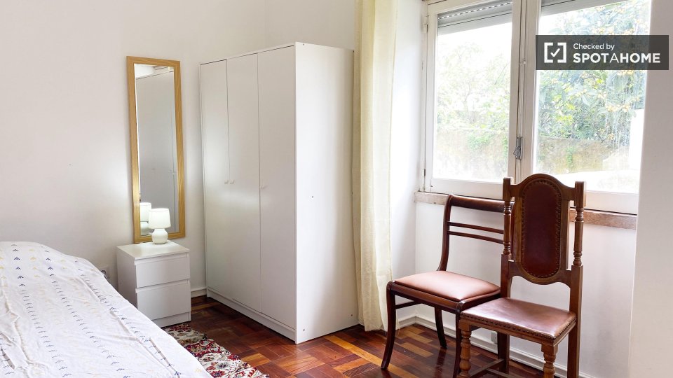 Double room Lisbon, 3 beds, 78m² — photo 20