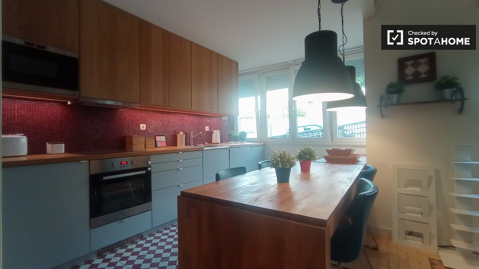Apartment Lisbon, 2 beds, 68m² — photo 1