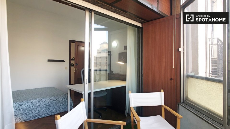 Double room Madrid, 5 beds, 133m² — photo 9
