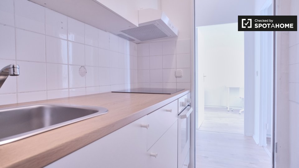 Double room Berlin, 3 beds, 47m² — photo 9