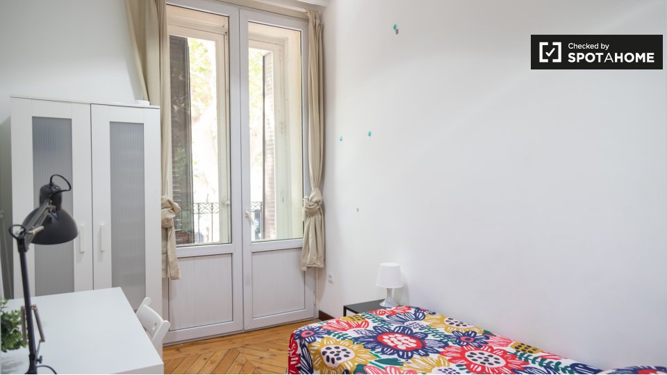 Double room Madrid, 8 beds — photo 1