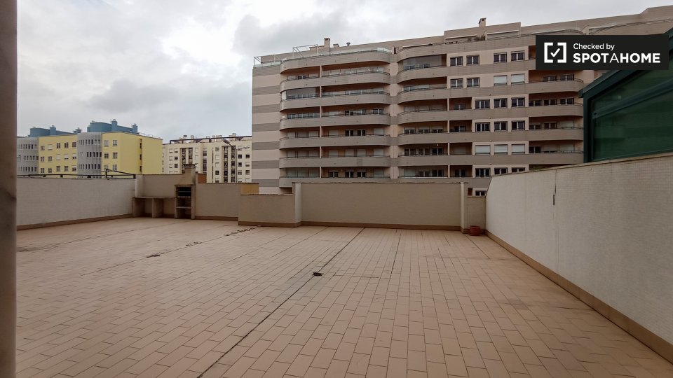 Double room Lisbon, 5 beds, 300m² — photo 10