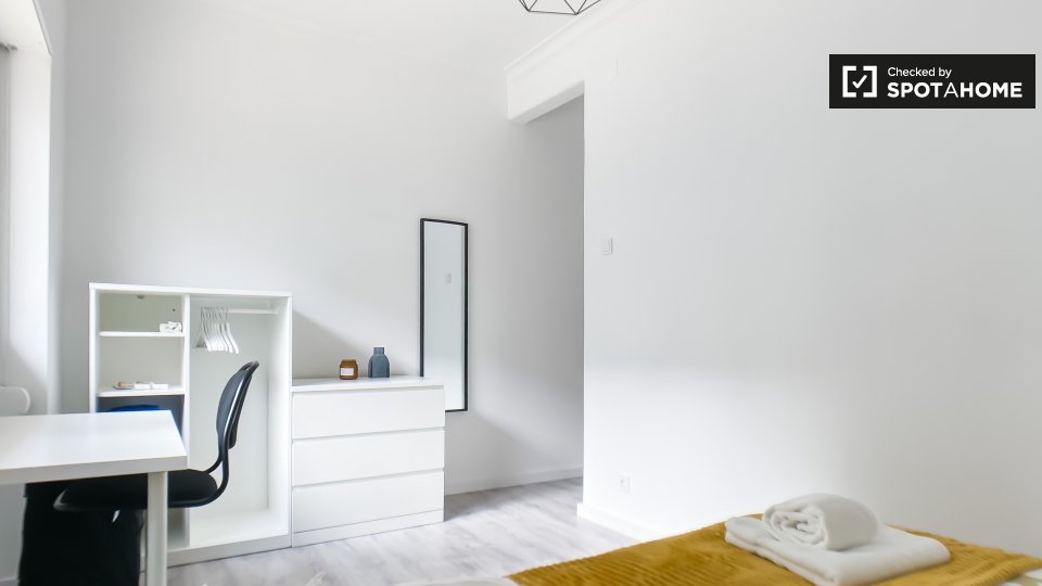 Double room Lisbon, 4 beds, 90m² — photo 2