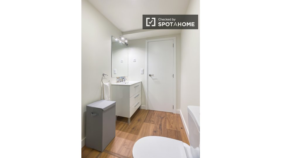 Apartment Lisbon, 1 bed, 50m² — photo 10