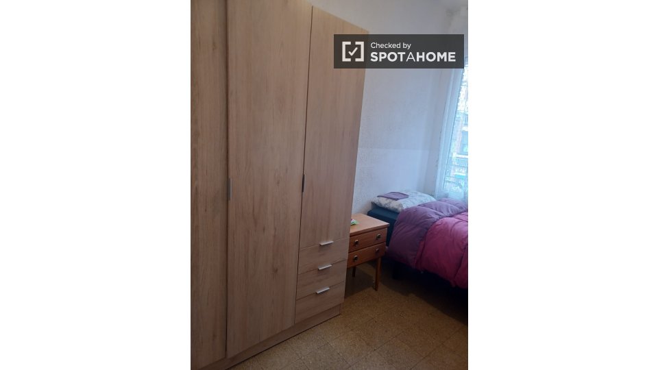Double room Madrid, 3 beds, 95m² — photo 5