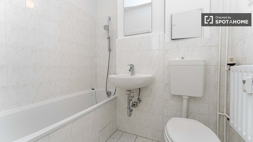 Double room Berlin, 4 beds, 68m² — photo 2