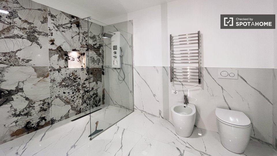 Double room Milan, 2 beds, 70m² — photo 13