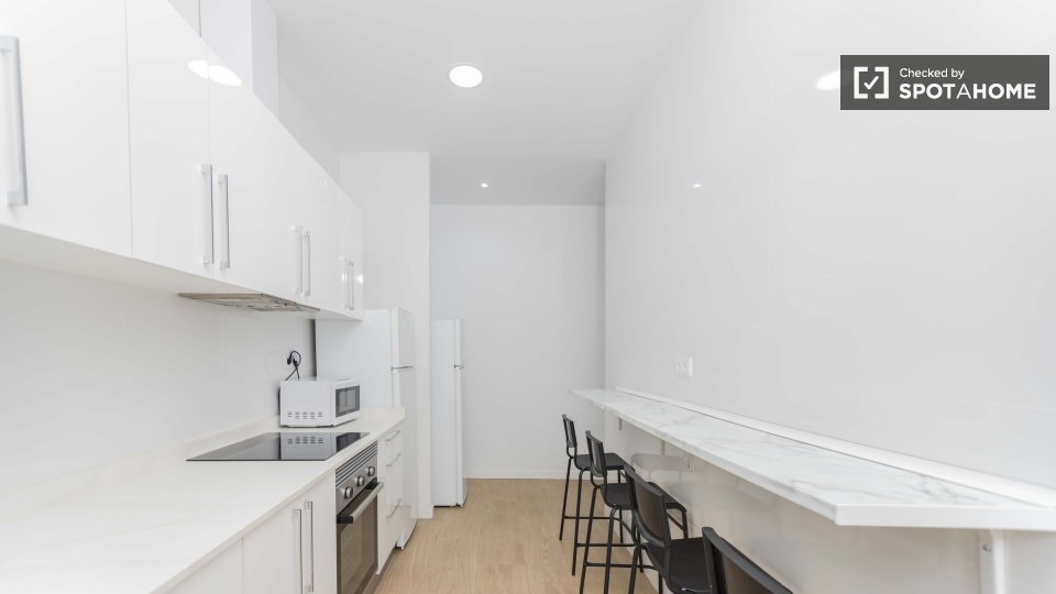 Double room Valencia, 5 beds — photo 12
