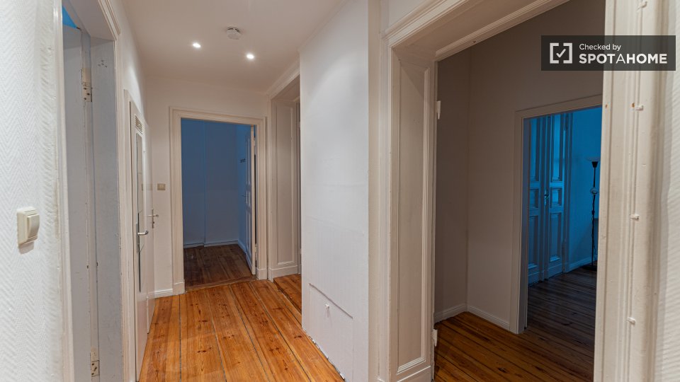 Double room Berlin, 5 beds, 104m² — photo 15