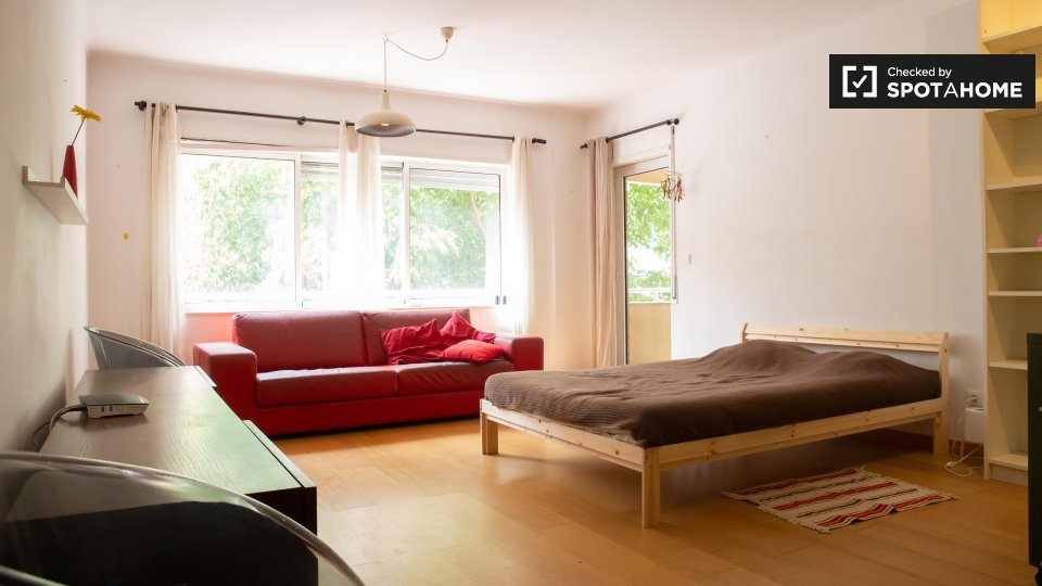 Double room Lisbon, 4 beds, 130m² — photo 4