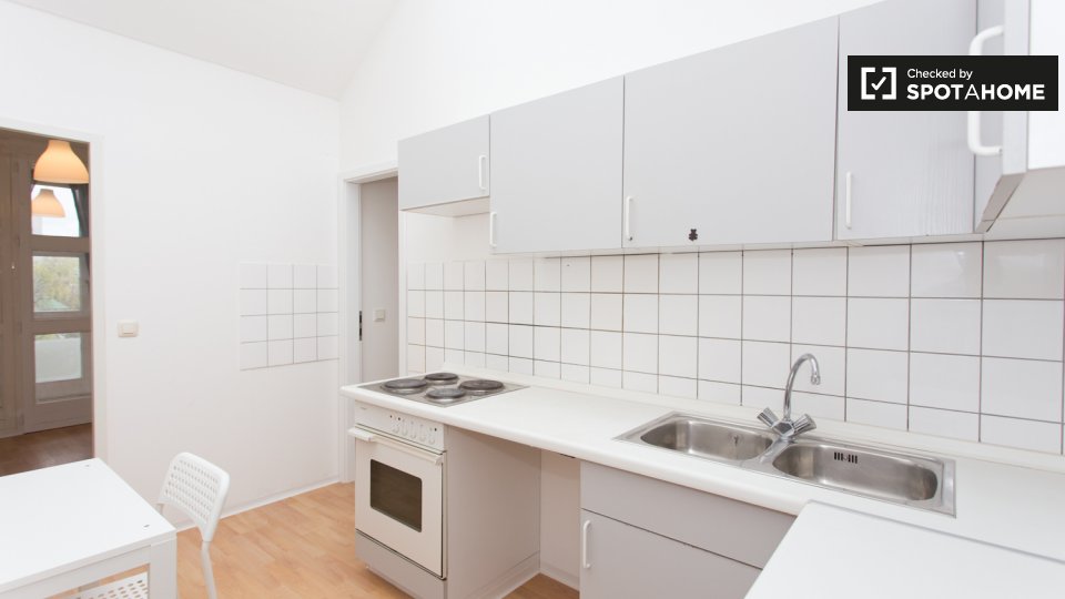 Double room Berlin, 3 beds, 67m² — photo 1