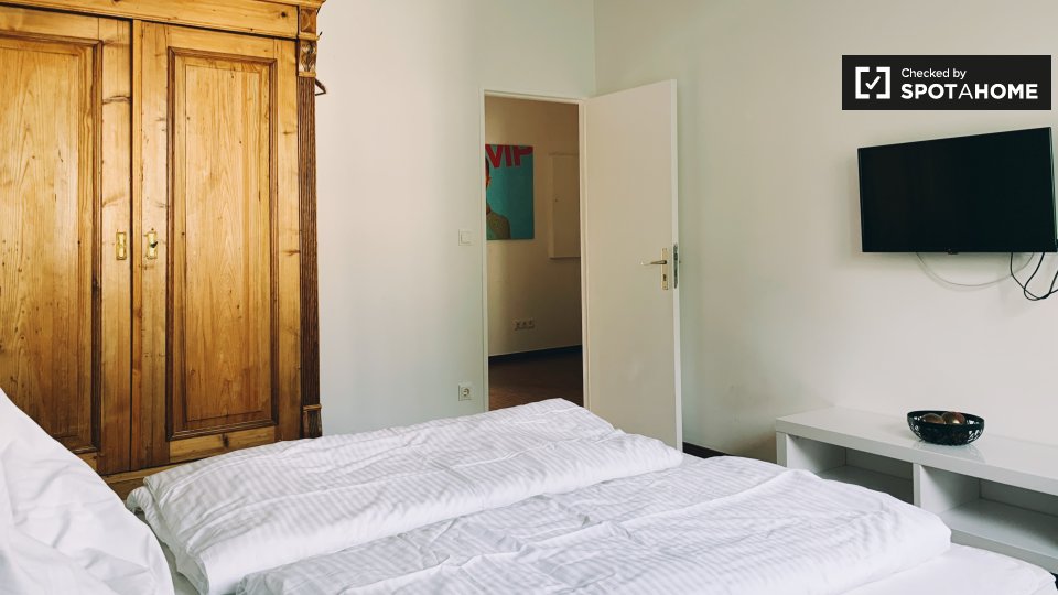 Apartment Berlin, 1 bed, 59m² — photo 2